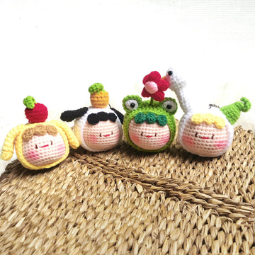 Handmade Crochet Character Keychains, Cute Crochet Charms, Unique Crochet Gift, Kawaii Crochet Accessories, Artisan Crochet Keychains