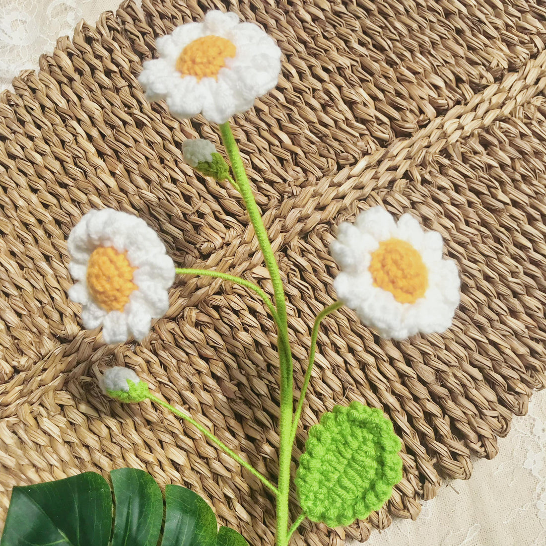 Handmade Crochet Daisy Bouquet, Cheerful Floral Decor, Unique Crochet Gift, Sunny Home Decor, Artisan Crochet Flowers