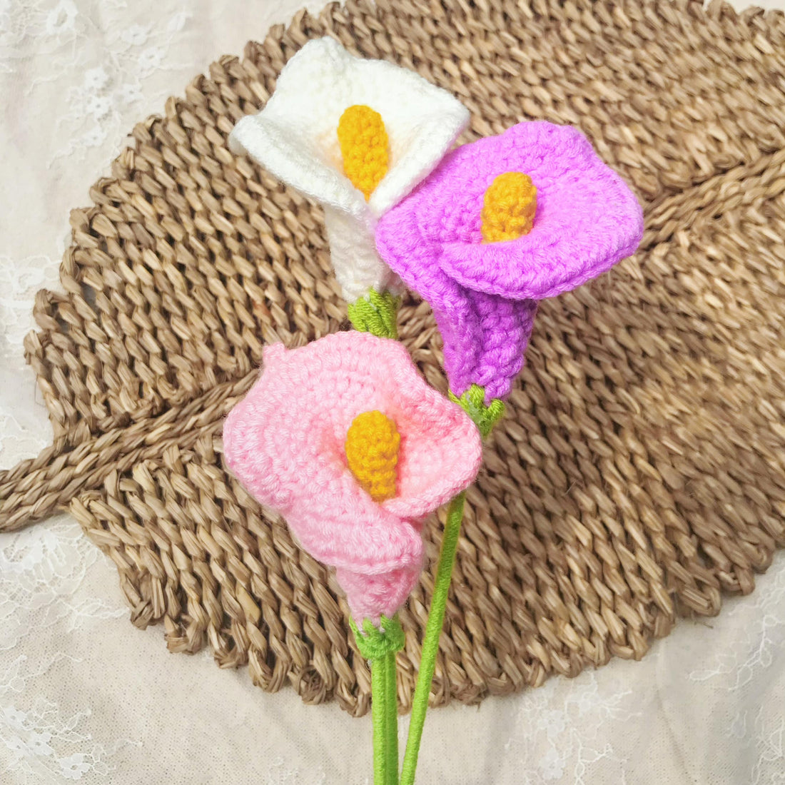 Handmade Crochet Calla Lily Bouquet, Unique Floral Decor, Elegant Crochet Flowers, Everlasting Bouquet, Artisan Home Decor