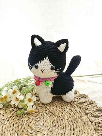 Ready to ship: Embroidered Button Hair Tie/ elastic - Handmade, Hair accessories