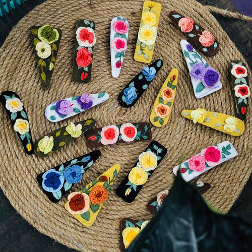 Hair clip hand-embroidered with garden fruit and flowers on linen