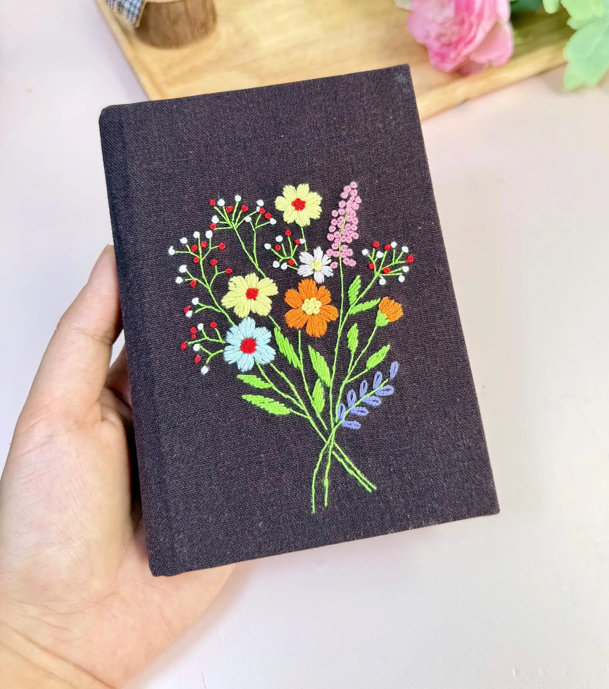 Woodland & Wildflower Journal, Six Designs by The Thread Nest, hand-embroidered linen cover, photo 4