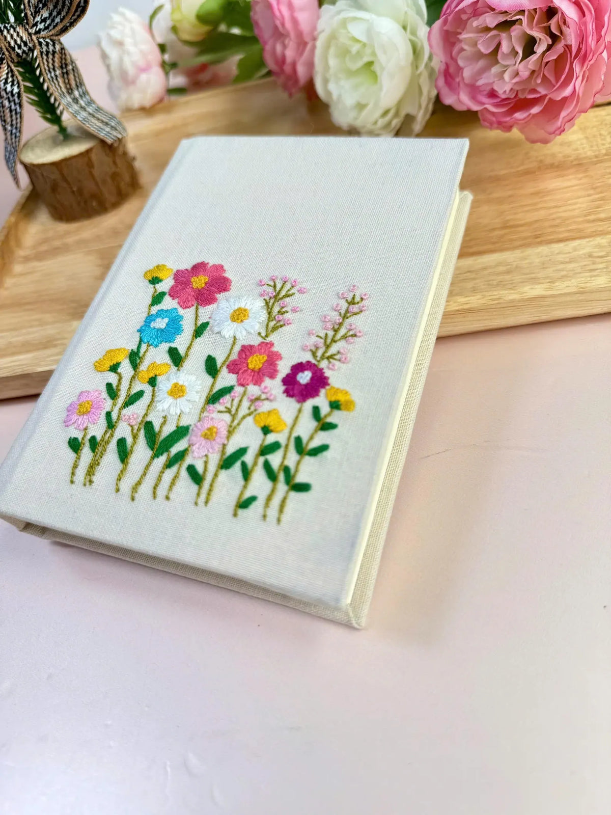 Woodland & Wildflower Journal, Six Designs by The Thread Nest, hand-embroidered linen cover, photo 7