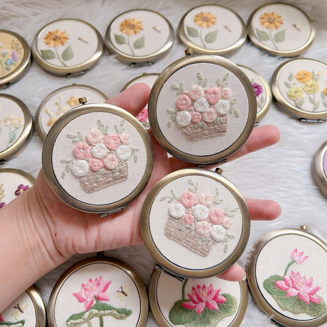 Hand Embroidered Compact Mirror Daisy Floral Design • Wholesale Available